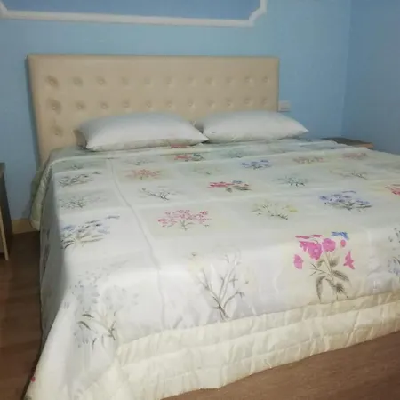 Sinan Moraci Nyaraló *